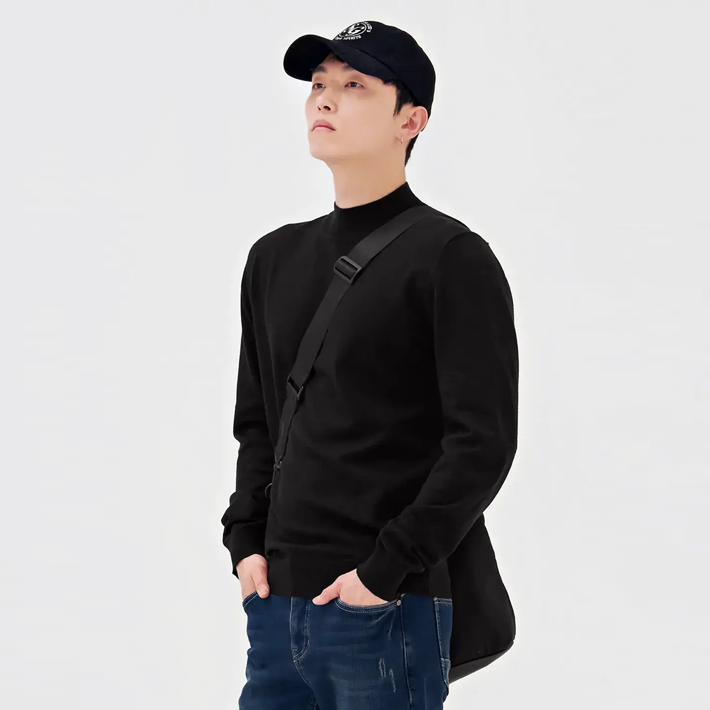 체이스컬트 체이스컬트 남성 베이직 반넥 스웨터 BFZK5201D0