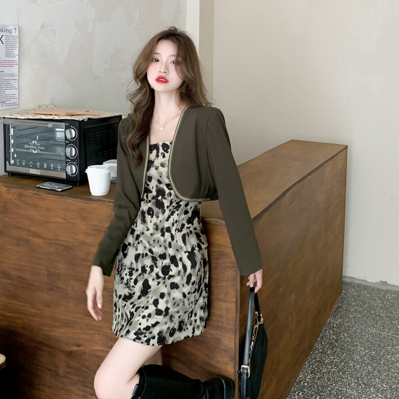WPUY 봄 여성복 프렌치 플라워 스트랩스커트 수트 코트 투피스 원피스 녹색 치마