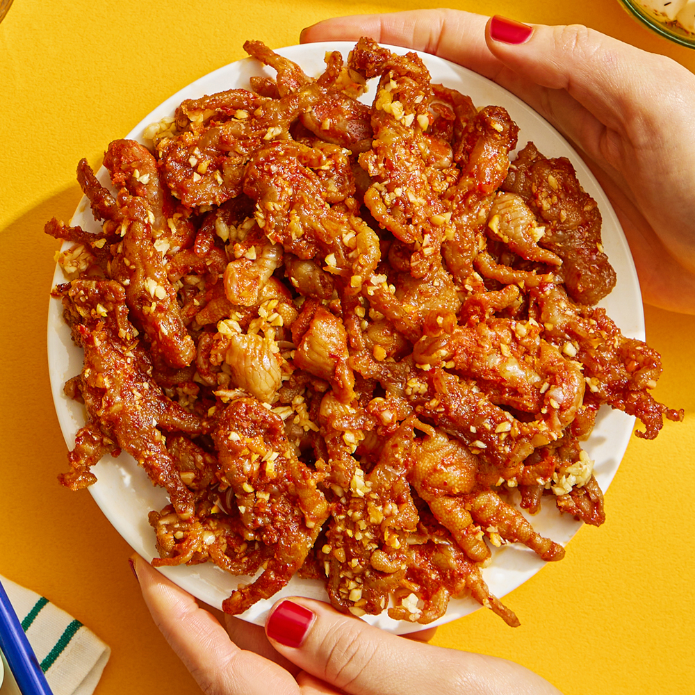 마늘귀신 의성 마늘 직화 무뼈 닭발 200G 연탄불에 구운 불맛 가득 매콤 쫄깃 60년 전통시장 대표 먹거리