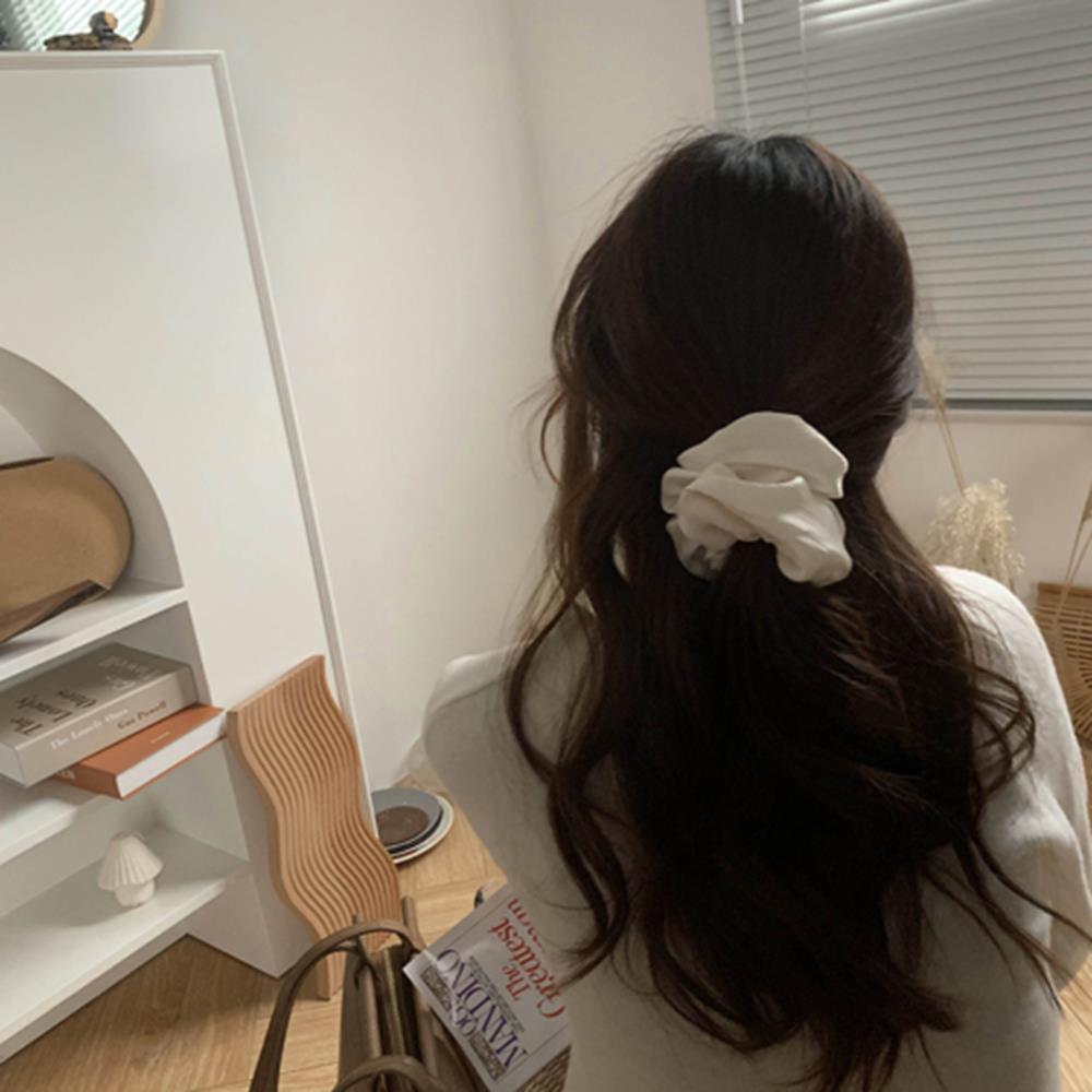 고급스러운 실크 스크런치 곱창 머리끈 헤어장식 패션소품 데일리코디 패피