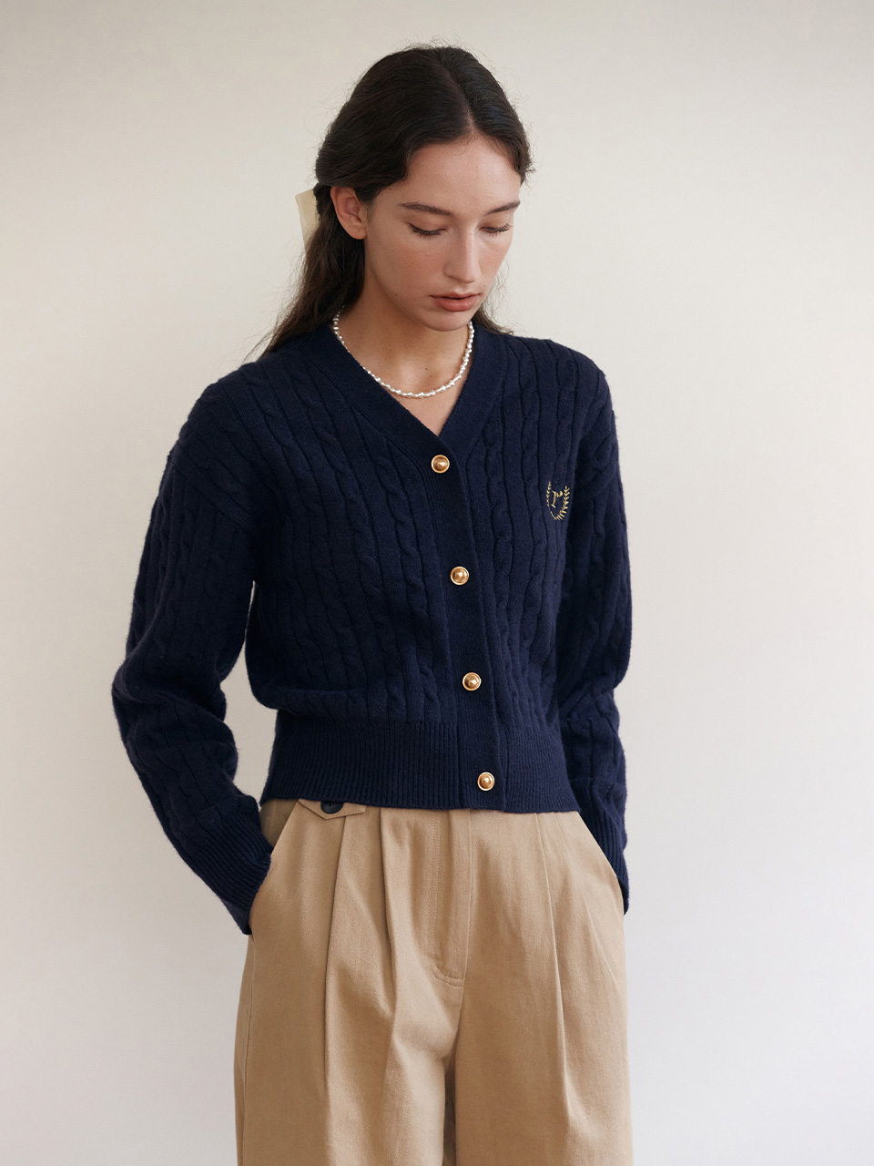 로라로라 V NECK CABLE CARDIGAN