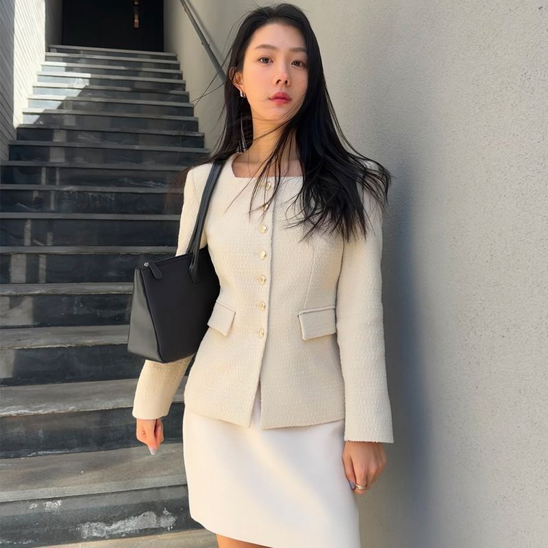 아이브이에이치엘 Square neck wool tweed jacket Cream