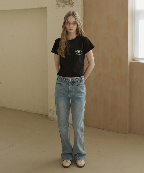 그린버터 그린버터 Crop Cursive Tee
