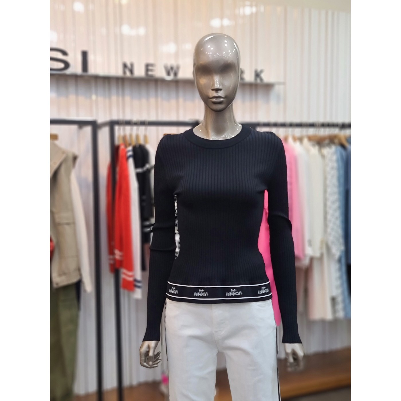 제시뉴욕 제시뉴욕 세이브존05 밑단레터링 니트티셔츠 DE15SZNSKO5150BU