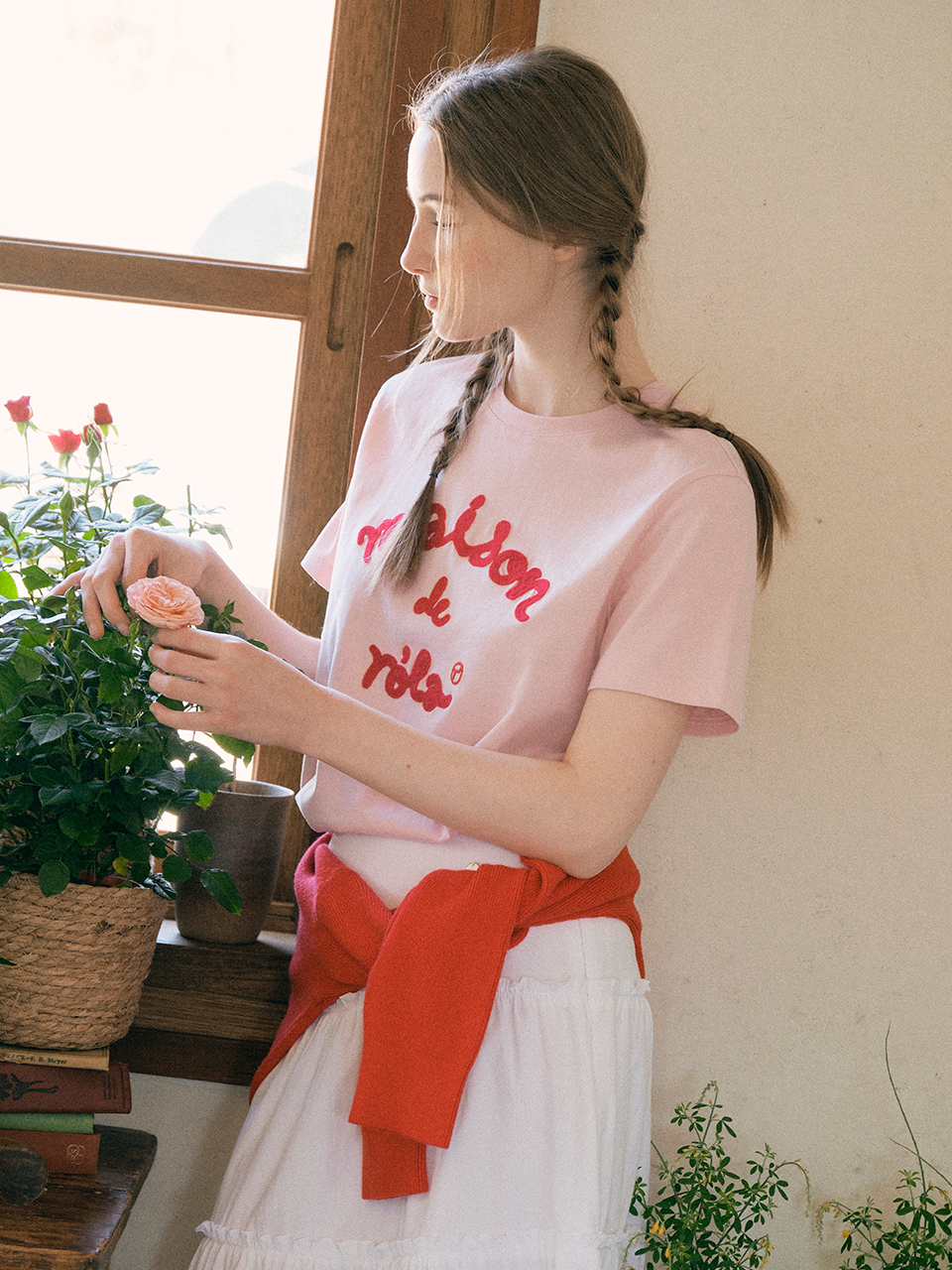 로라로라 MAISON DE ROLA EMBROIDERY T-SHIRT