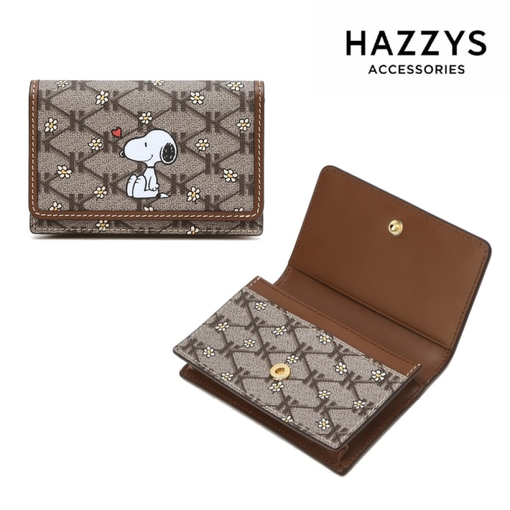 헤지스 헤지스액세서리 PEANUTS X HAZZYS 다크브라운 가죽 스누피 플랩카드지갑 HIHO4F383W2