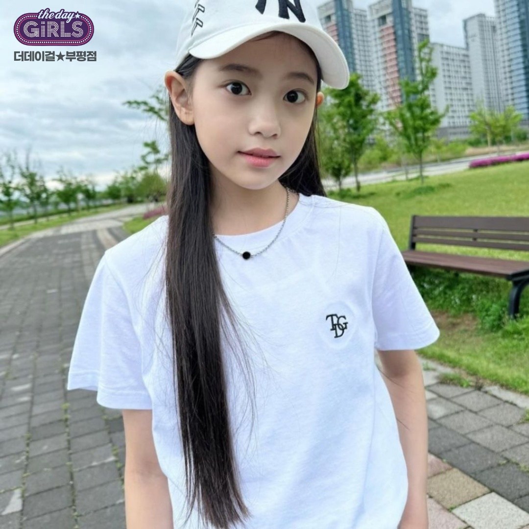 더데이걸즈 더데이걸 부 점 데일리로 입기 깔끔한 심플 로고 여아 반팔 티셔츠 00