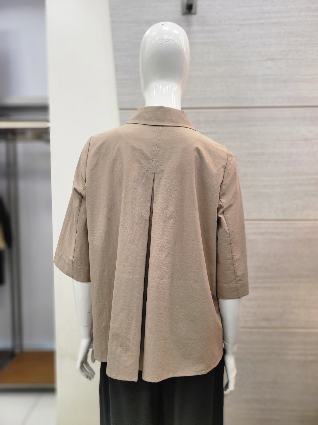 캐리스노트 캐리스노트 캐리스노트 기본카라 에이형 블라우스 CNEMBL002