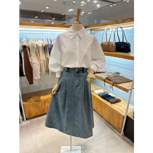 레코브 레코브 턱장식 플레어 데님스커트 LC31E3DS501X