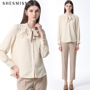 쉬즈미스 SHESMISS 타이넥 셔링 블라우스 158000